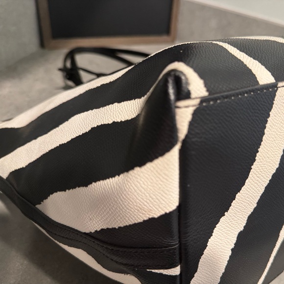 Coach Taxi Zip Top Tote in Zebra Print! GUC!! - Picture 8 of 15
